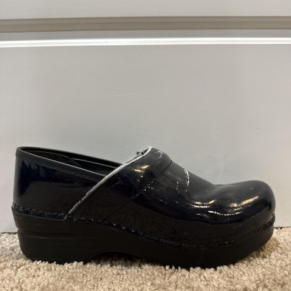 Dansko Shoes Womens Size 7 EU 37 Black Patent Leather Professional Clogs Slip On